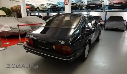 SAAB 900i 