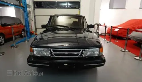 SAAB 900i 