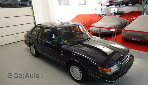 SAAB 900i 