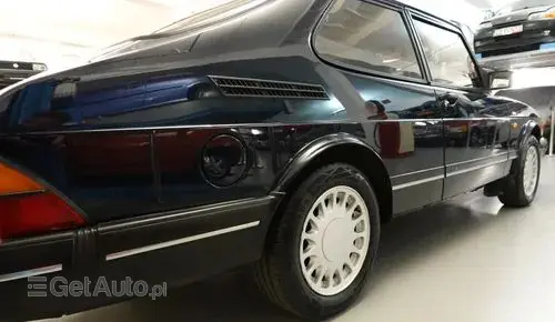SAAB 900i 