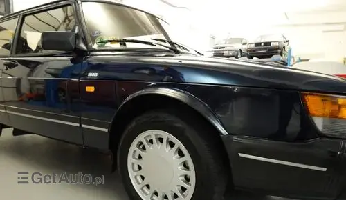 SAAB 900i 