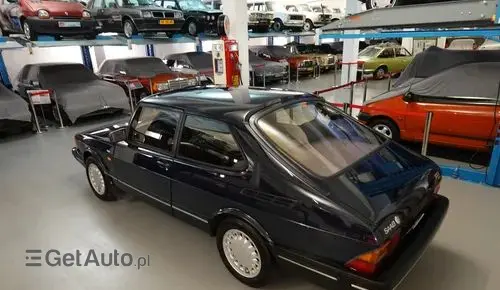 SAAB 900i 
