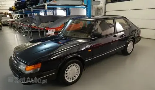 SAAB 900i 