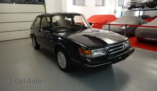 SAAB 900i 