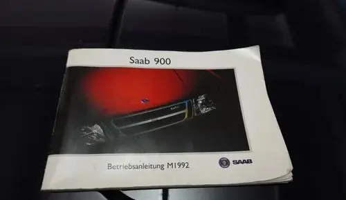 SAAB 900i 