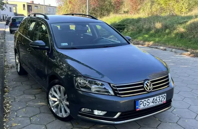 VOLKSWAGEN Passat 