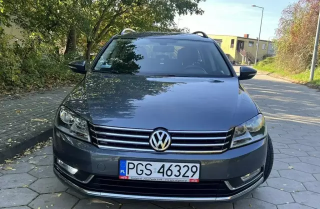 VOLKSWAGEN Passat 