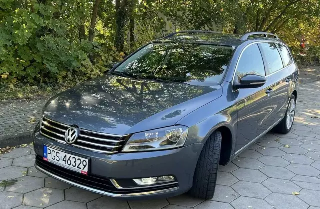 VOLKSWAGEN Passat 