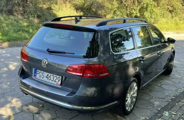 VOLKSWAGEN Passat 