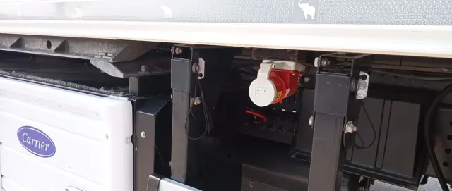 MERCEDES-BENZ Actros 2545 6x2 Chłodnia 22 palety 