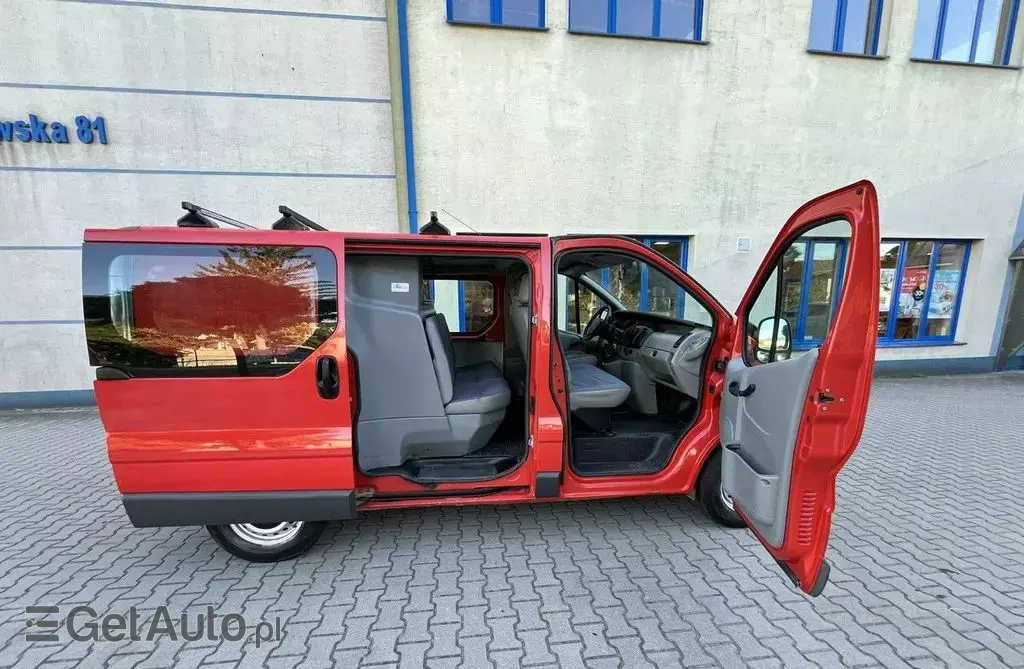 RENAULT Trafic 