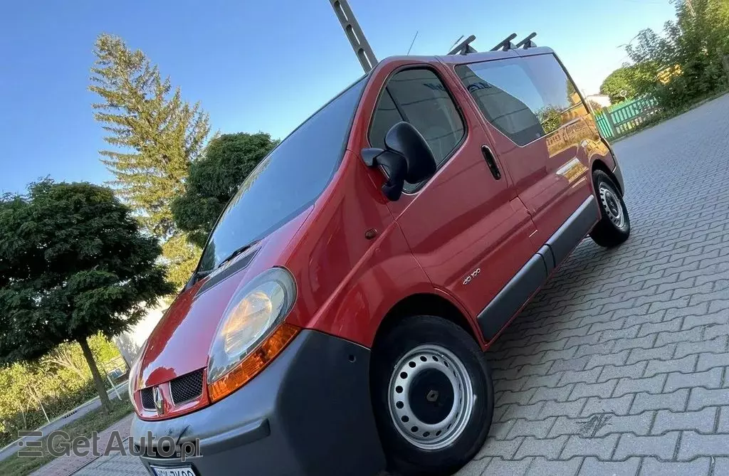 RENAULT Trafic 