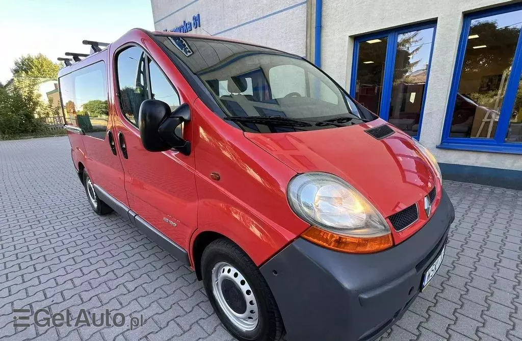 RENAULT Trafic 