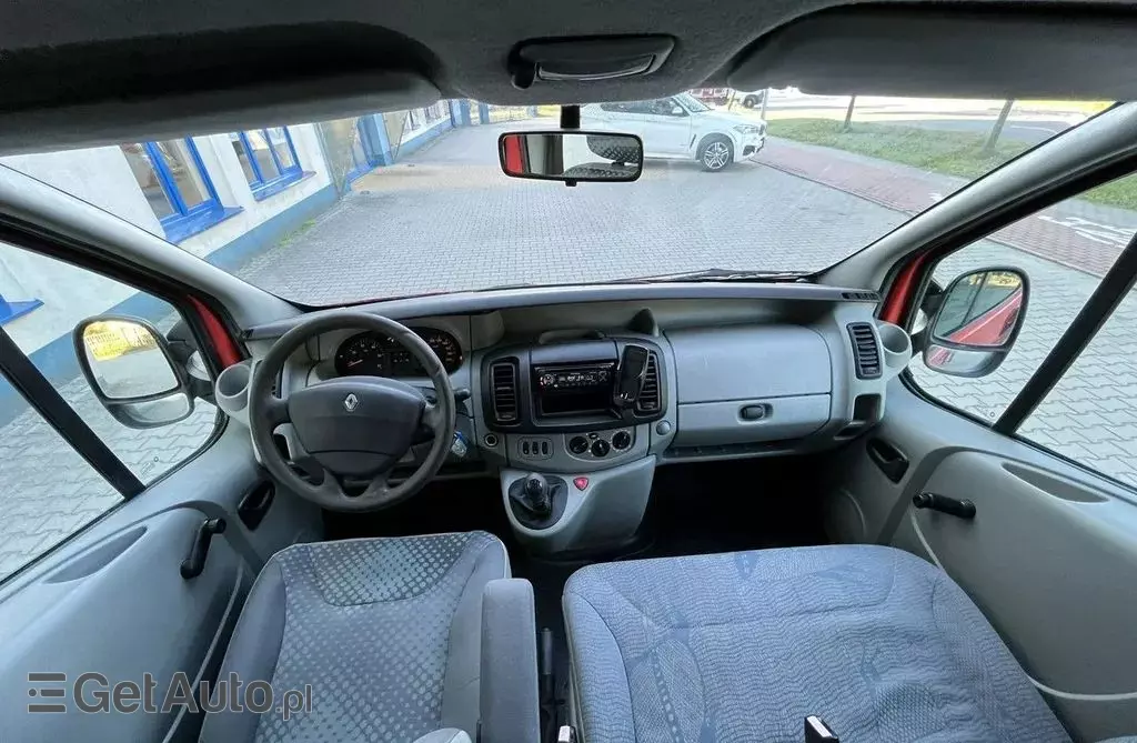 RENAULT Trafic 
