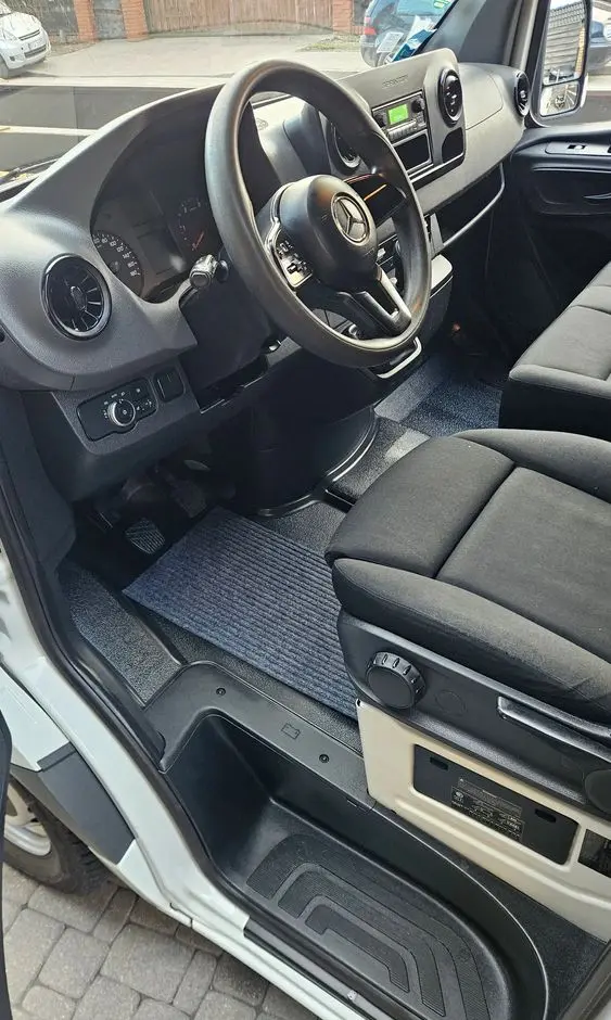 MERCEDES-BENZ SPRINTER 311CDI 37 