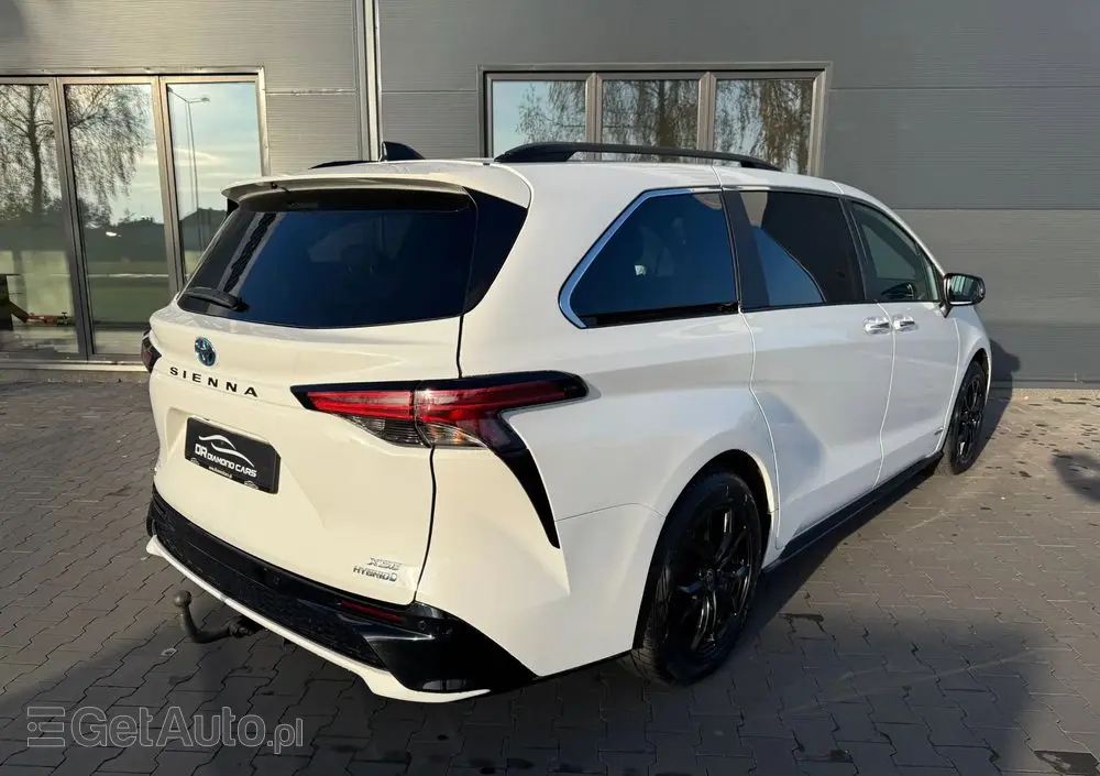 TOYOTA Sienna 