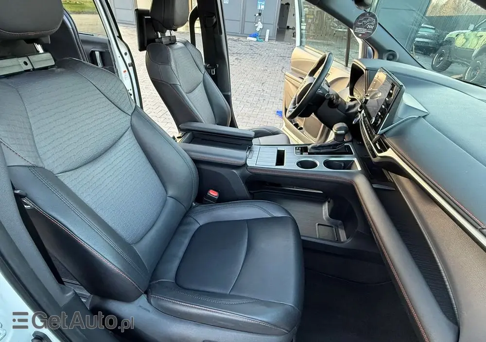TOYOTA Sienna 