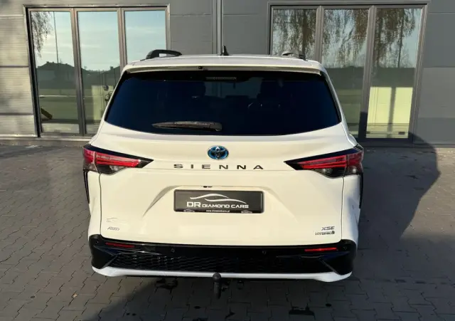 TOYOTA Sienna 