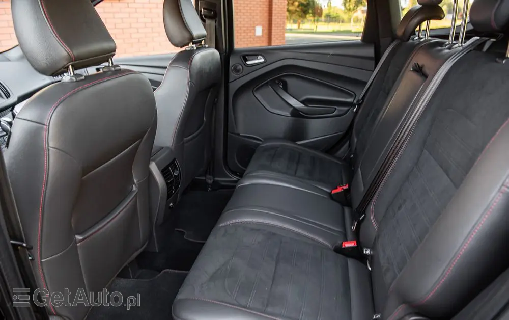 FORD Kuga 2.0 TDCi 4x4 ST-Line