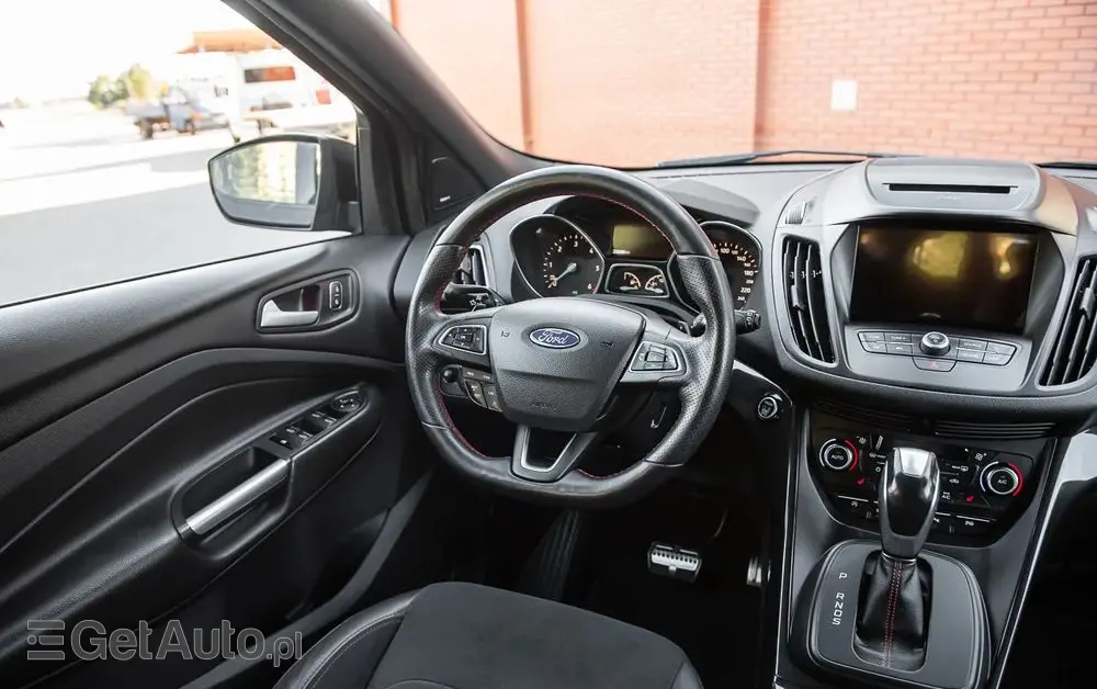 FORD Kuga 2.0 TDCi 4x4 ST-Line