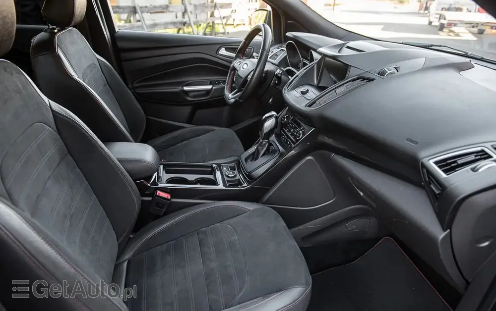 FORD Kuga 2.0 TDCi 4x4 ST-Line