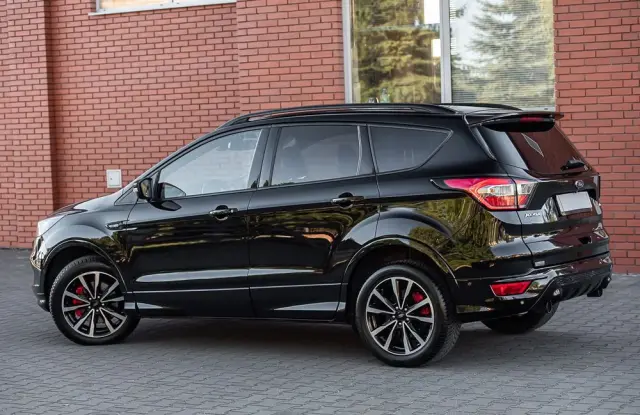 FORD Kuga 2.0 TDCi 4x4 ST-Line