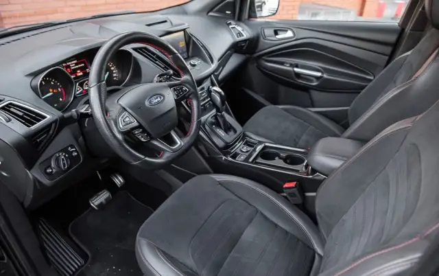 FORD Kuga 2.0 TDCi 4x4 ST-Line