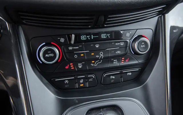 FORD Kuga 2.0 TDCi 4x4 ST-Line