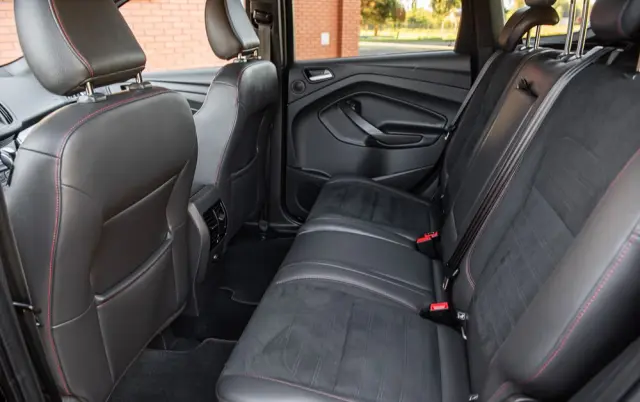 FORD Kuga 2.0 TDCi 4x4 ST-Line