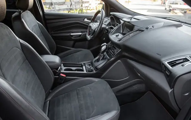 FORD Kuga 2.0 TDCi 4x4 ST-Line