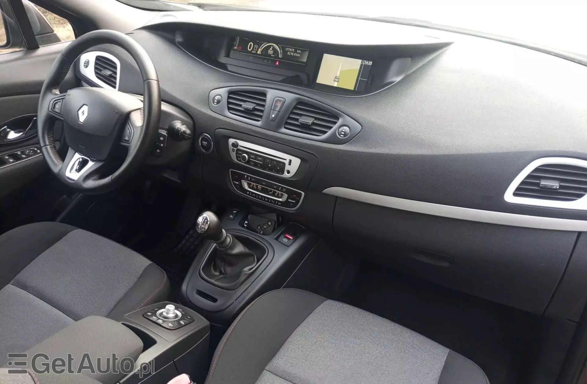 RENAULT Scenic 1.6 16V (110 KM)