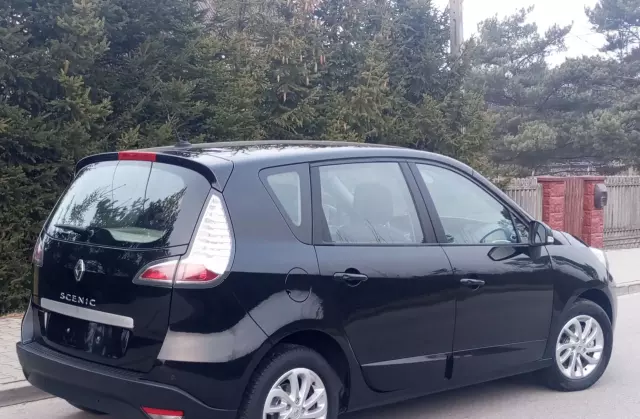 RENAULT Scenic 1.6 16V (110 KM)