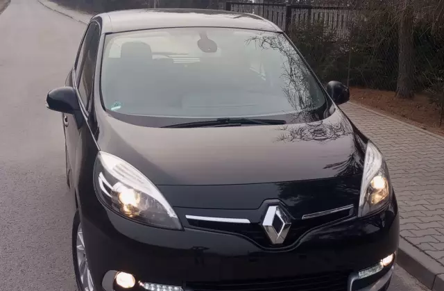RENAULT Scenic 1.6 16V (110 KM)