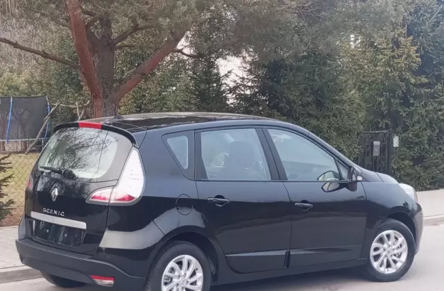 RENAULT Scenic 1.6 16V (110 KM)