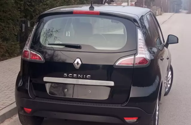 RENAULT Scenic 1.6 16V (110 KM)
