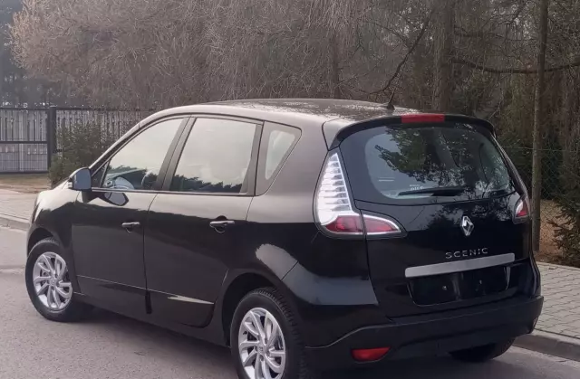 RENAULT Scenic 1.6 16V (110 KM)