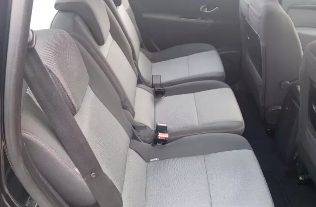 RENAULT Scenic 1.6 16V (110 KM)