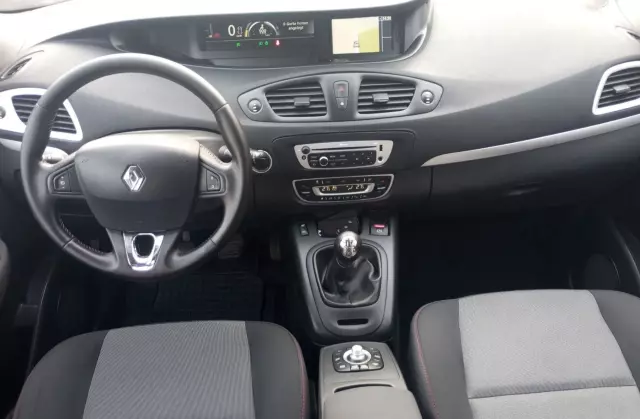 RENAULT Scenic 1.6 16V (110 KM)