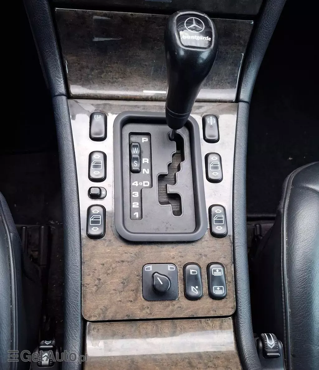 MERCEDES-BENZ Klasa E 