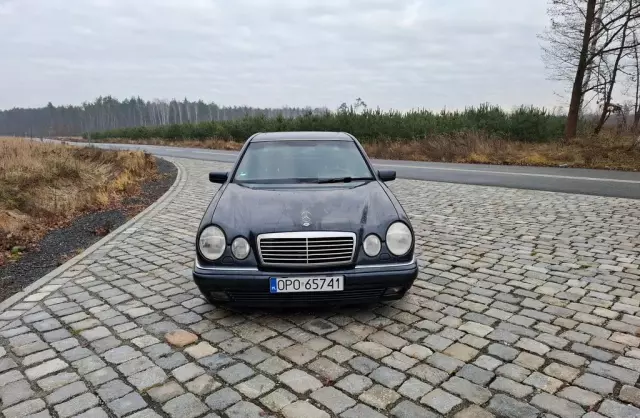 MERCEDES-BENZ Klasa E 
