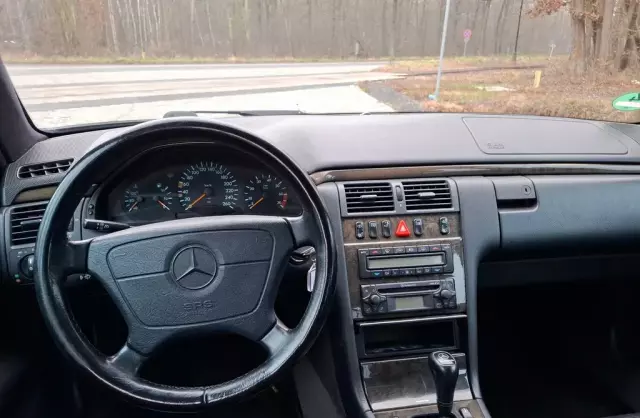 MERCEDES-BENZ Klasa E 
