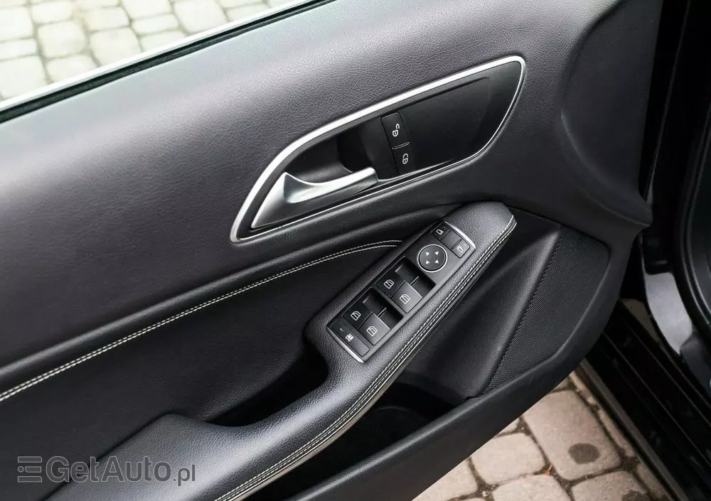 MERCEDES-BENZ Klasa A 160 AMG Line