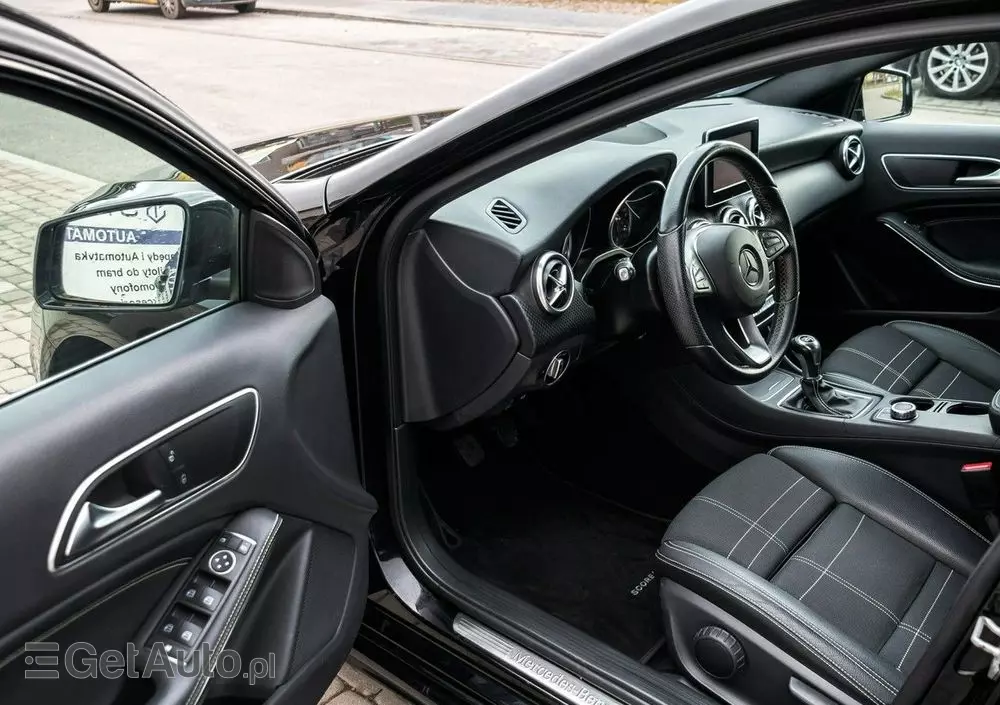 MERCEDES-BENZ Klasa A 160 AMG Line
