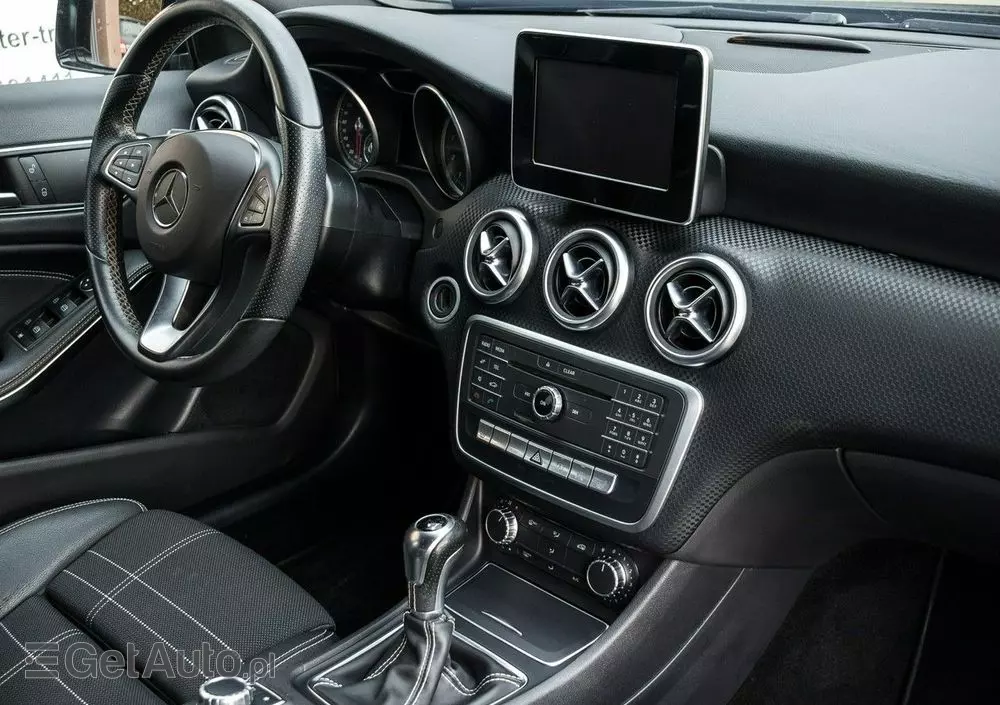 MERCEDES-BENZ Klasa A 160 AMG Line