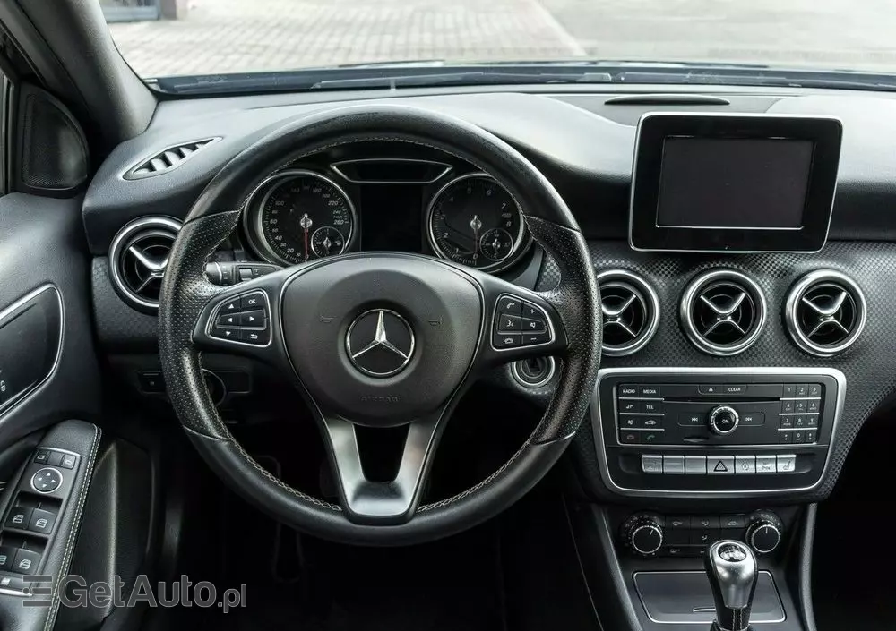 MERCEDES-BENZ Klasa A 160 AMG Line