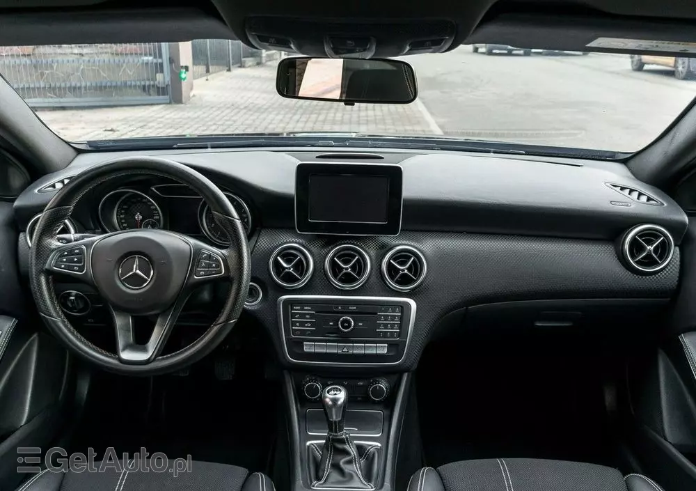 MERCEDES-BENZ Klasa A 160 AMG Line