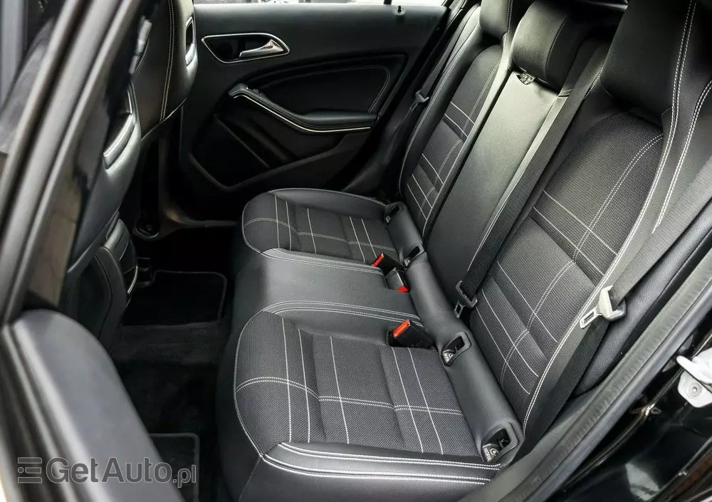 MERCEDES-BENZ Klasa A 160 AMG Line