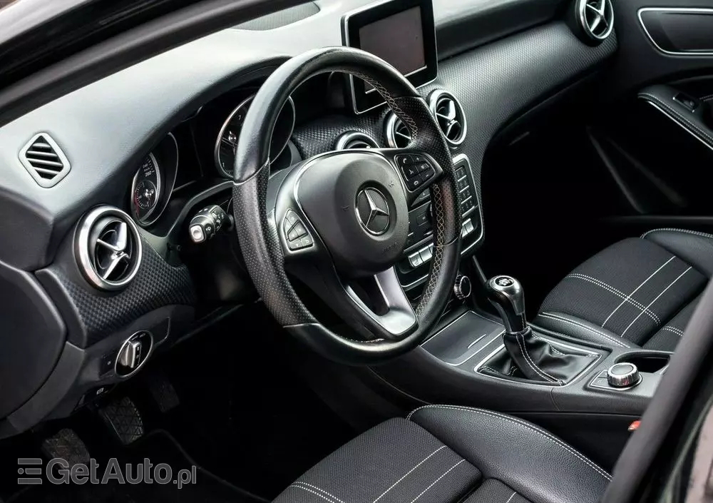 MERCEDES-BENZ Klasa A 160 AMG Line