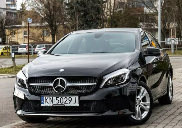MERCEDES-BENZ Klasa A 160 AMG Line