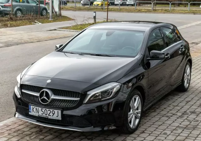 MERCEDES-BENZ Klasa A 160 AMG Line